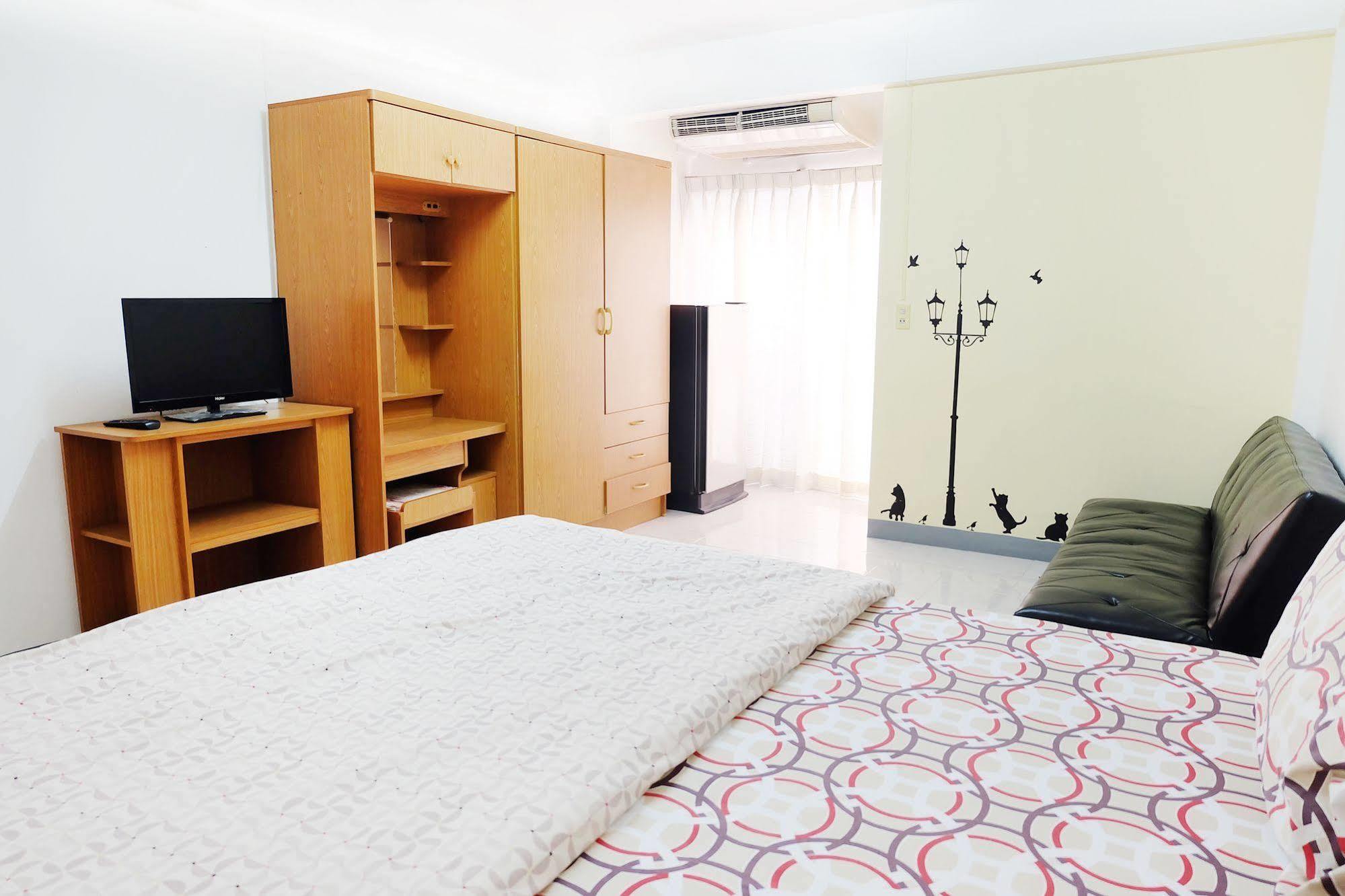 Grand Living Place Бангкок Экстерьер фото