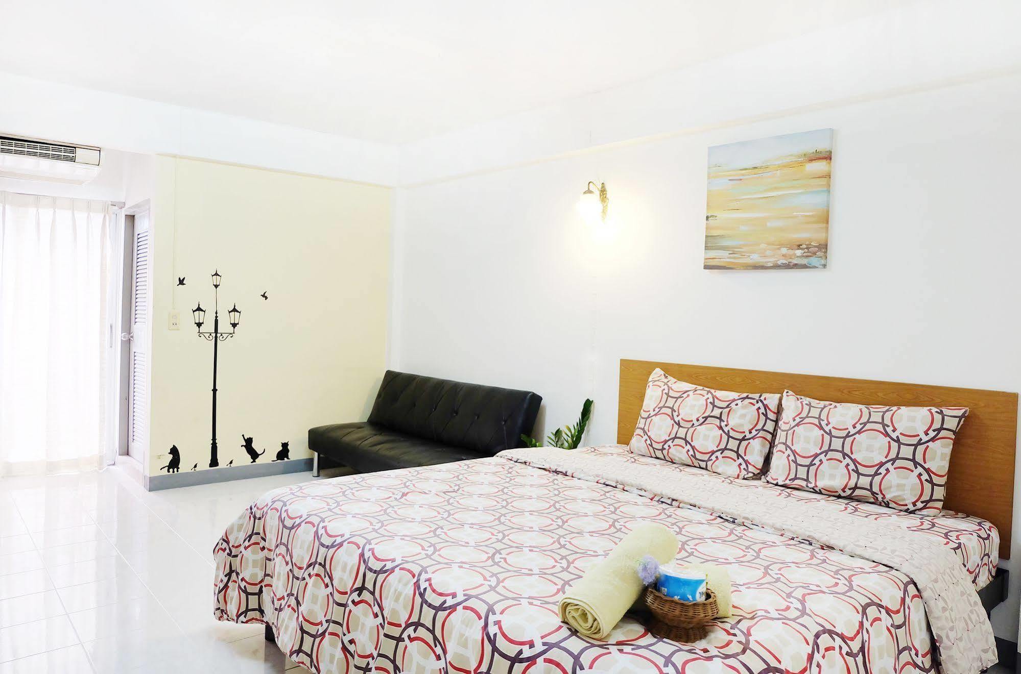 Grand Living Place Бангкок Экстерьер фото