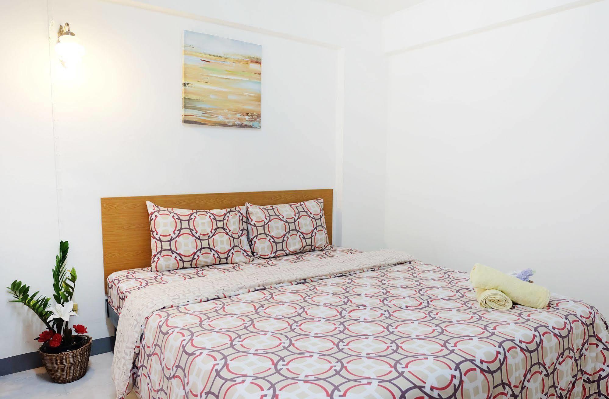 Grand Living Place Бангкок Экстерьер фото